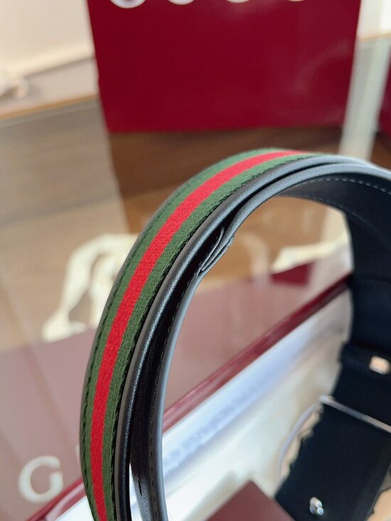 Gucci Black Leather Belt with Green and Red Web Stripe and Silver GG Buckle Gucci Auth Web Belt 90 cm 36 in Silver GG Red Green Black  main image 4
